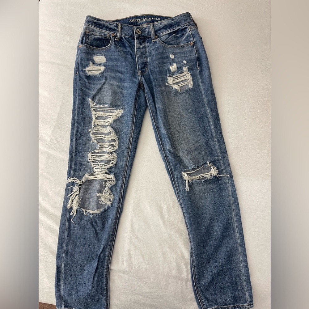 American Eagle distressed jeans